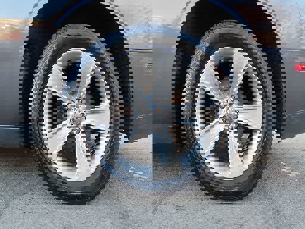 Used 2019 Dodge Challenger SXT image 7