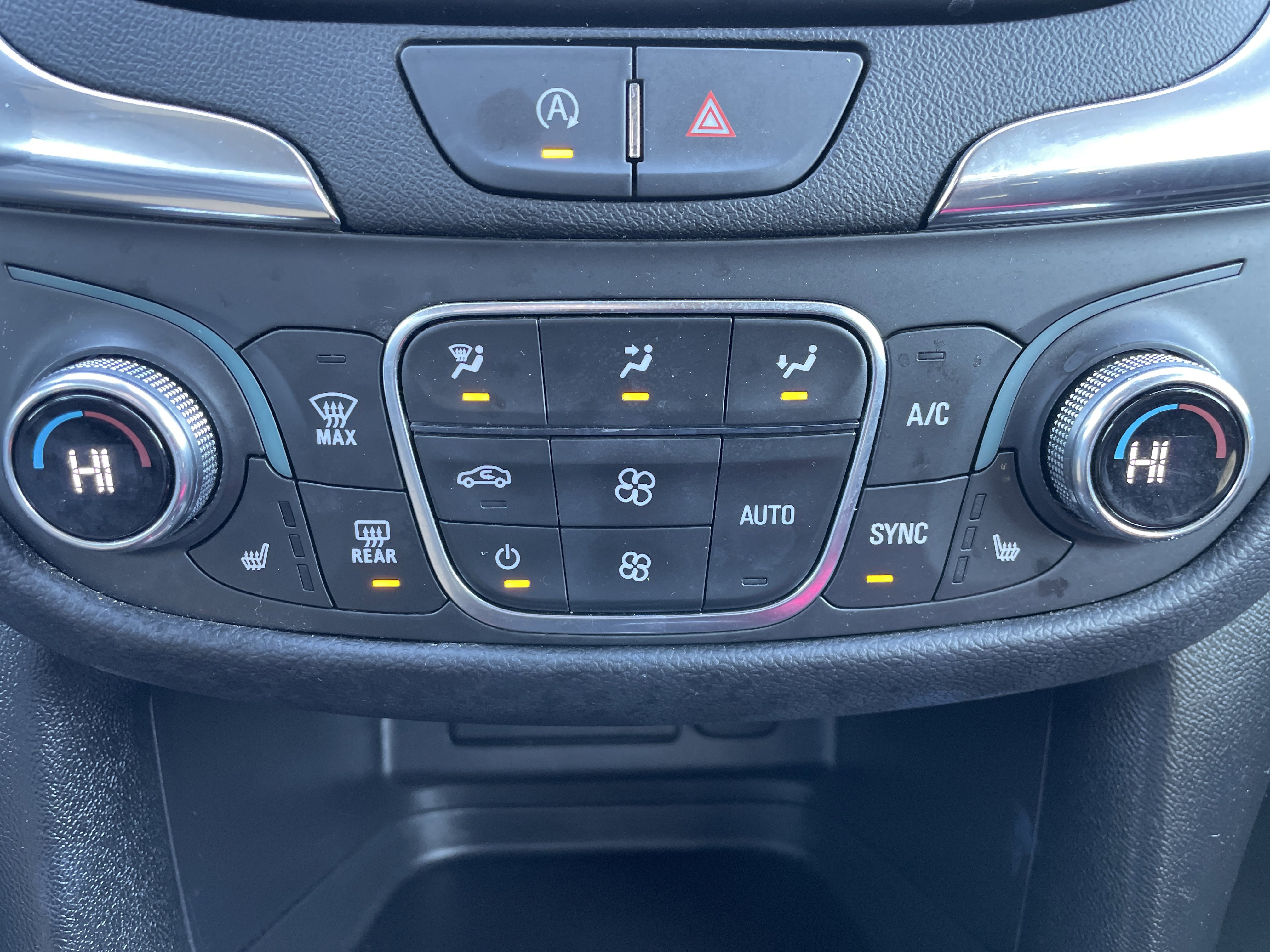 Certified 2024 Chevrolet Equinox LT image 35