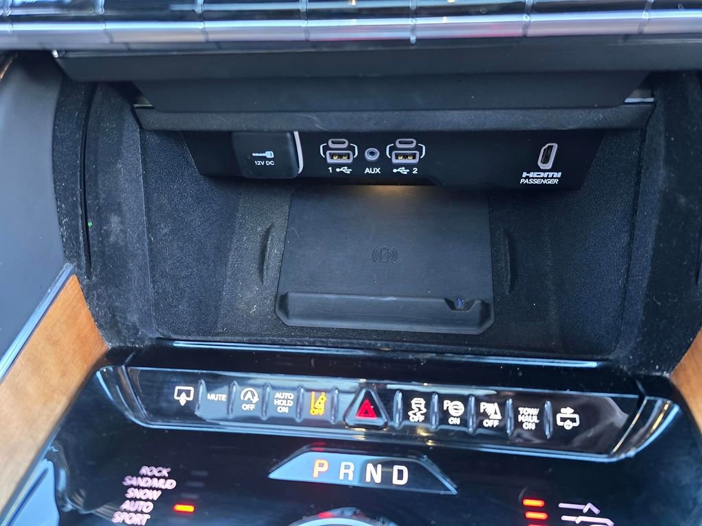 Used 2024 Jeep Grand Wagoneer L Series III AWD/4WD image 65