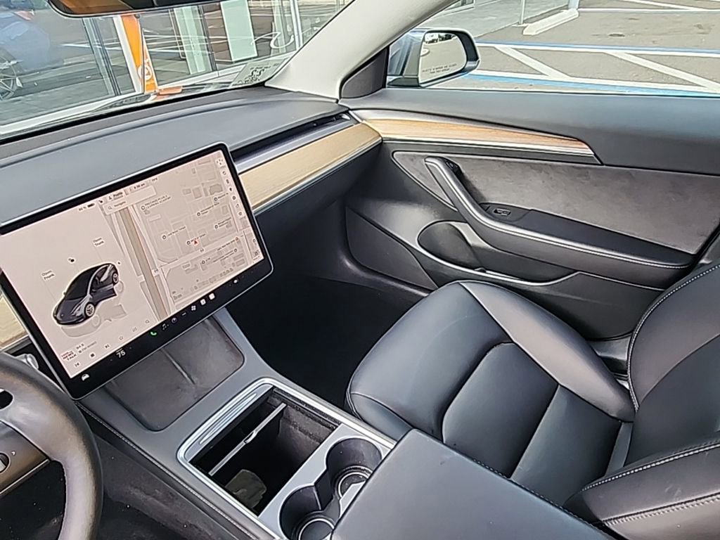Used 2023 Tesla Model 3 Standard Range image 6