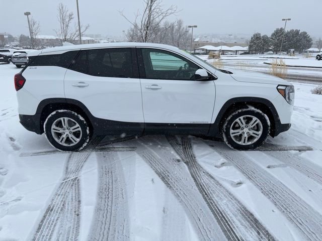 Used 2024 GMC Terrain SLE image 7
