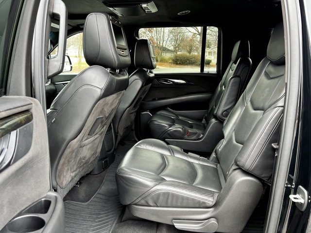 Used 2019 Cadillac Escalade ESV Platinum image 17