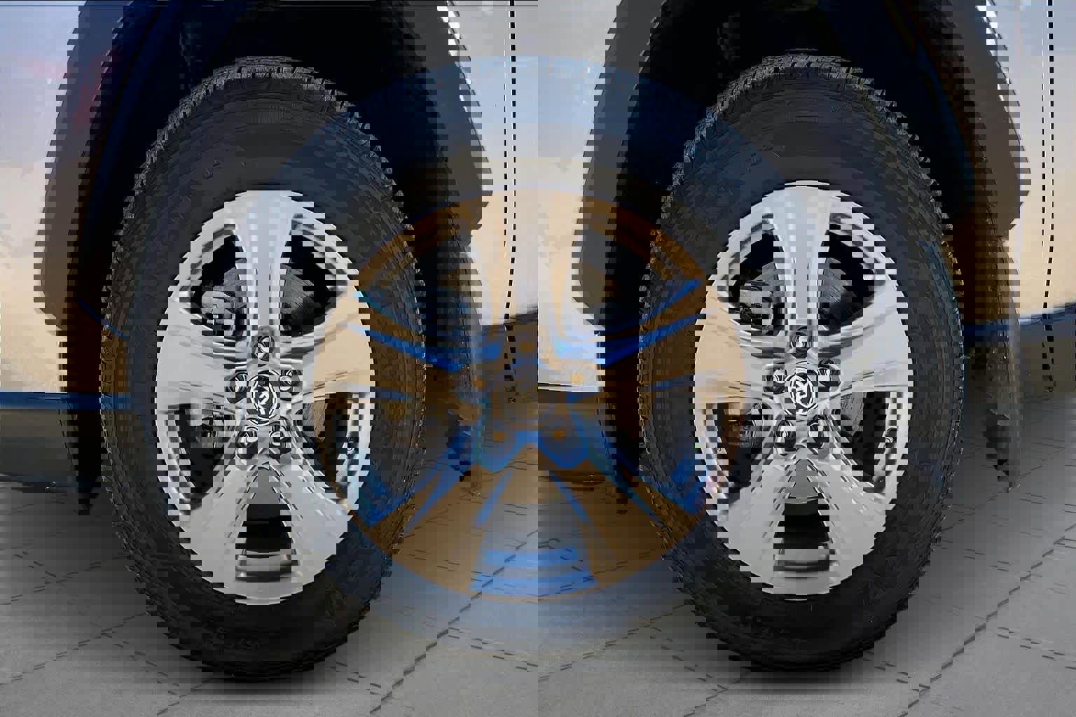 Used 2024 Toyota RAV4 XLE w/ Convenience Package image 11