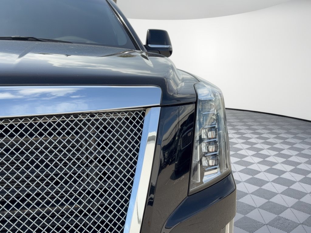 Used 2018 Cadillac Escalade ESV Platinum AWD/4WD image 12