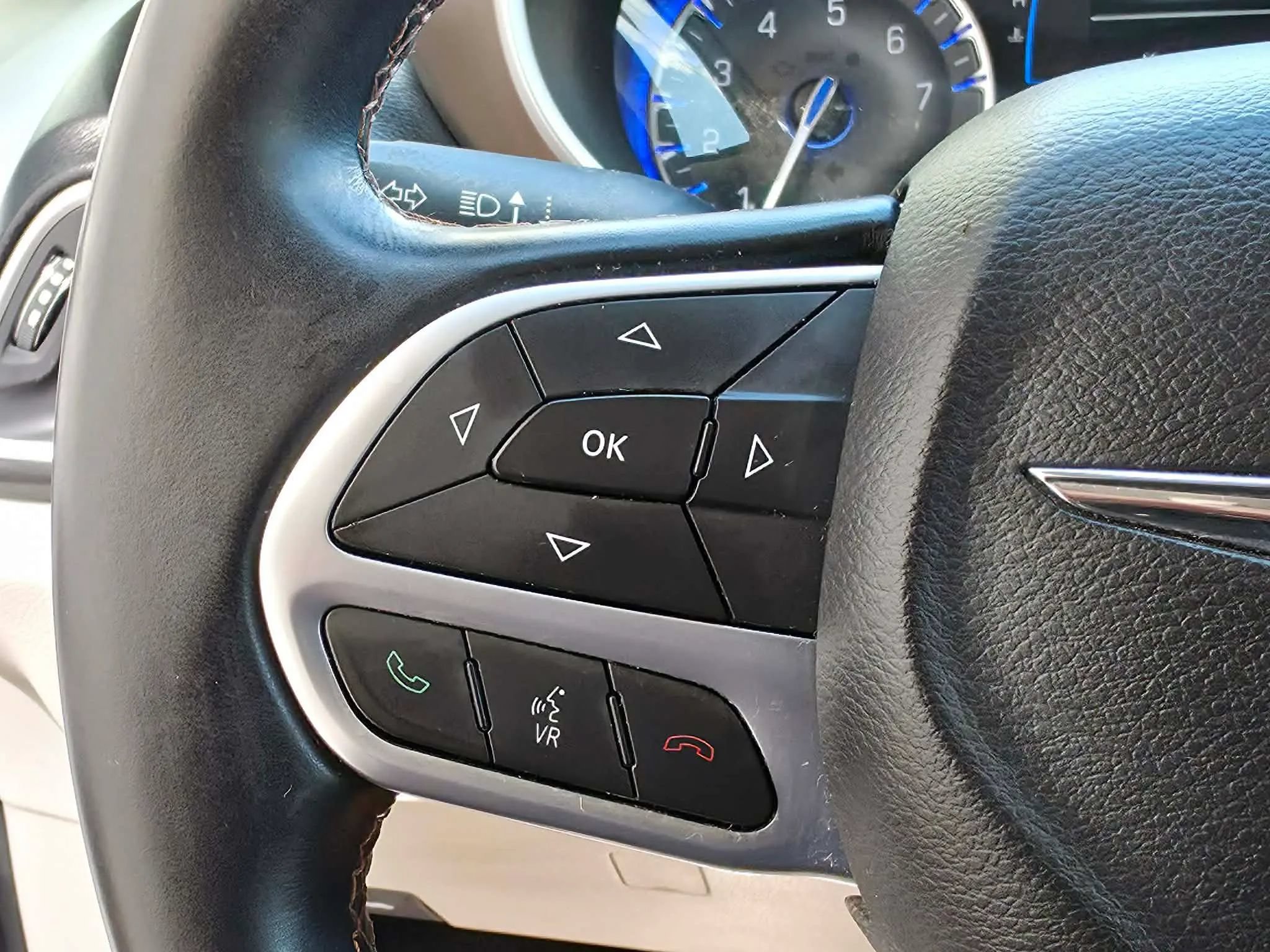 Used 2017 Chrysler Pacifica Touring-L FWD image 21