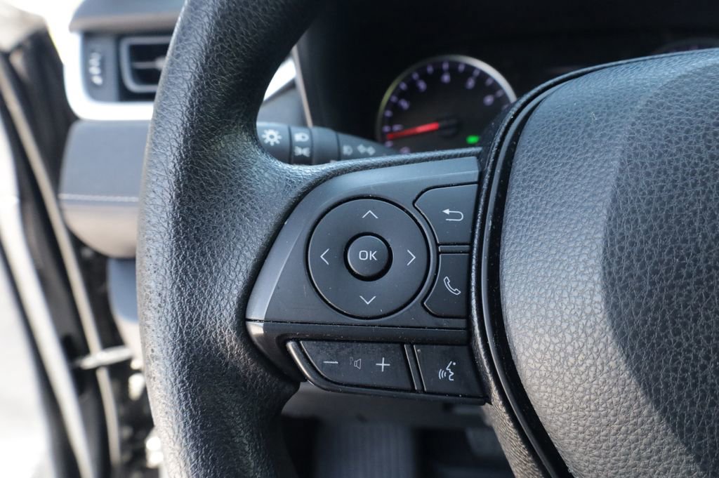 Used 2020 Toyota RAV4 XLE w/ Convenience Package image 29