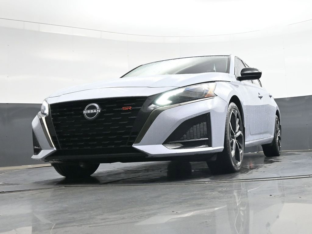 Used 2023 Nissan Altima 2.5 SR w/ SR Premium Package AWD/4WD image 45