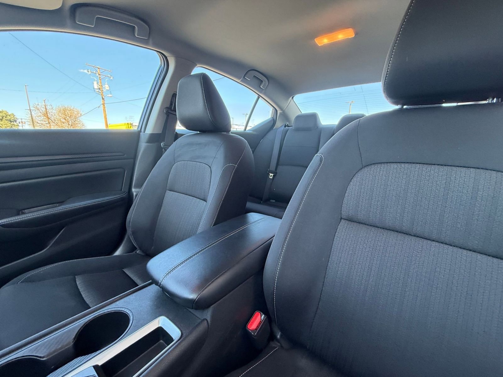 Used 2025 Nissan Altima 2.5 SV image 34
