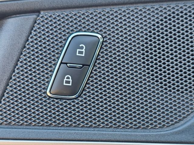 Used 2024 Ford Edge SEL w/ Convenience Package image 7