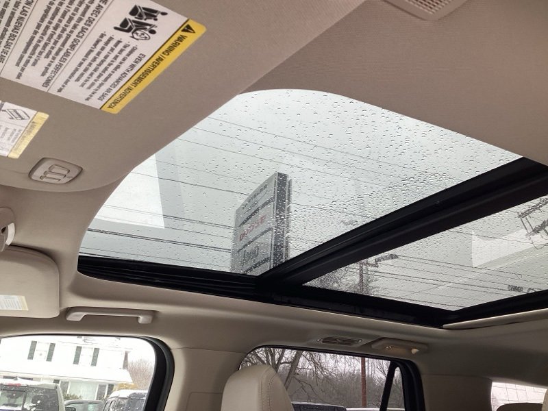 Used 2022 Ford Expedition Limited image 17