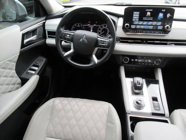 Used 2022 Mitsubishi Outlander SEL image 13