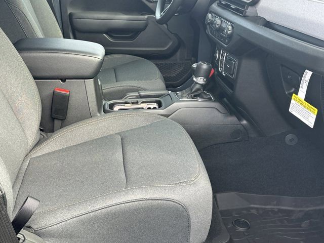 New 2026 Jeep Gladiator Sport AWD/4WD image 13