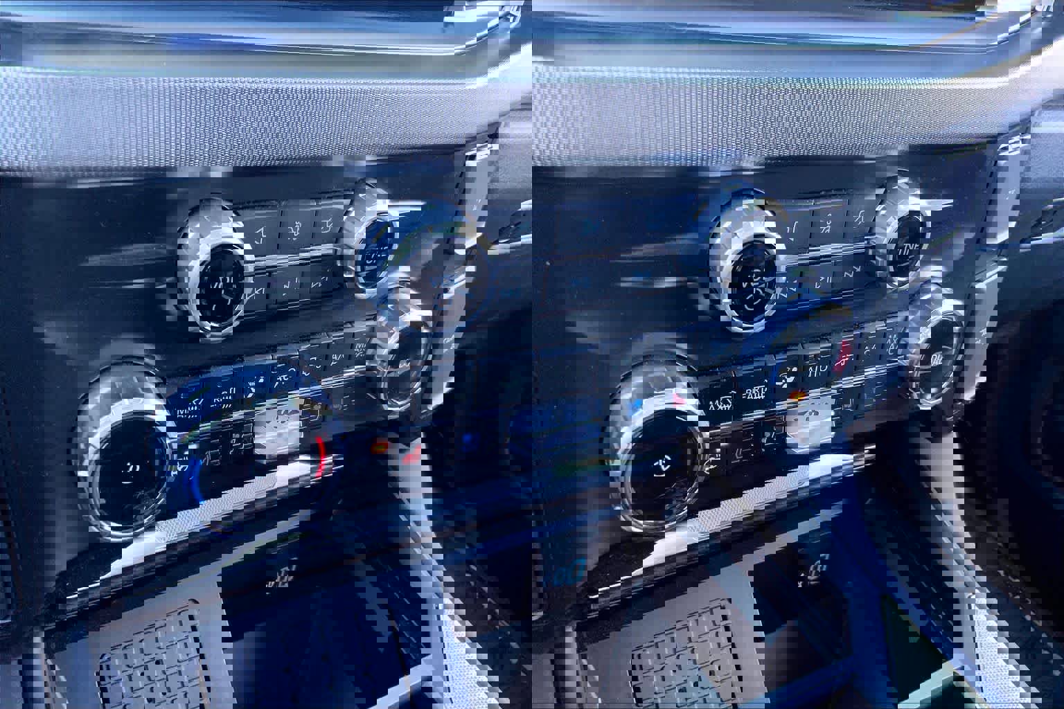 Used 2023 Ford F350 Platinum image 31