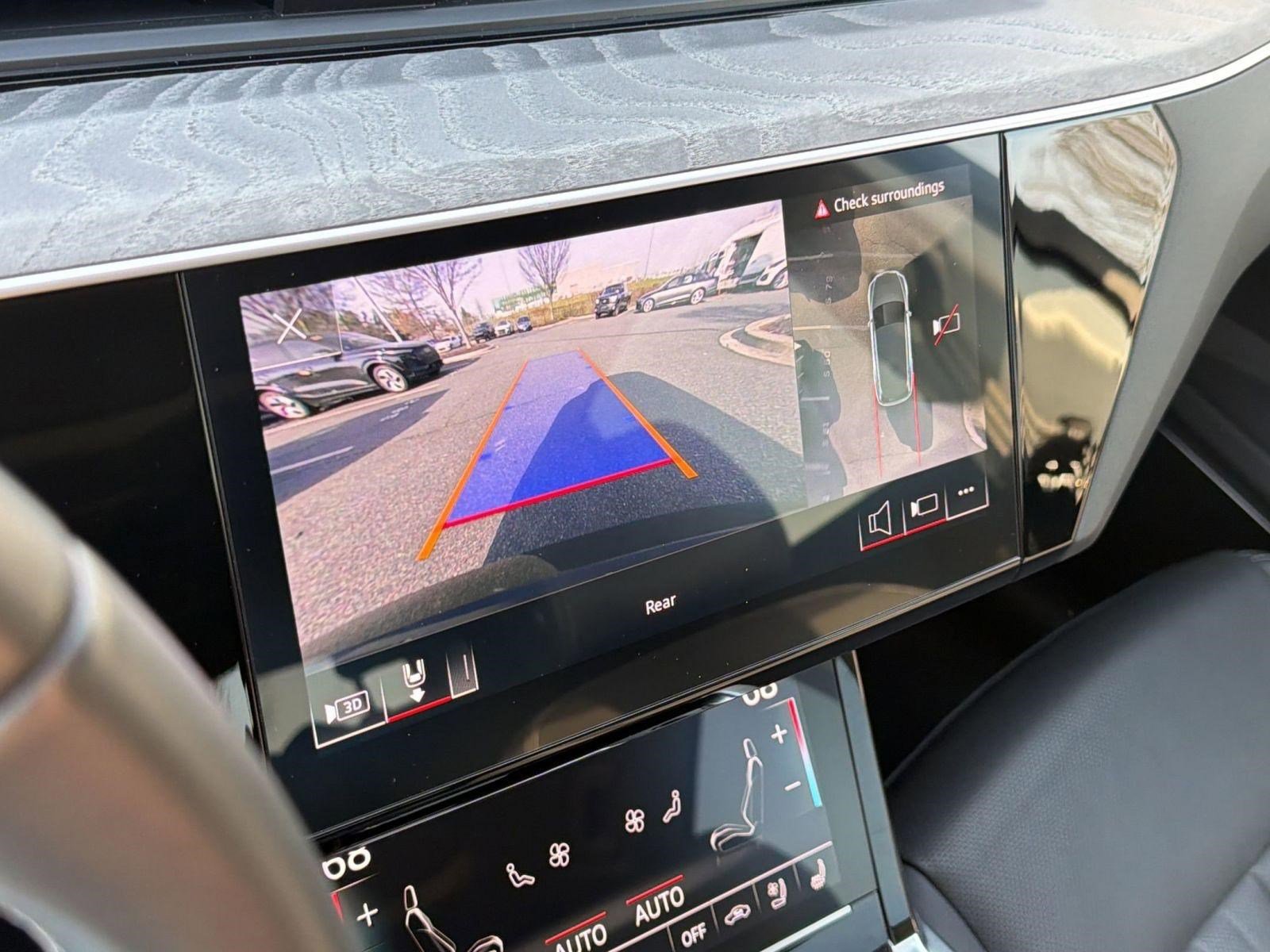 Used 2023 Audi e-tron Premium Plus w/ Premium Plus Package image 25
