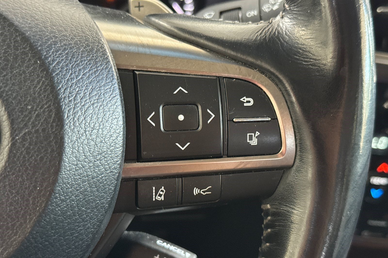 Used 2017 Lexus LX 570 4WD w/ Luxury Package image 33