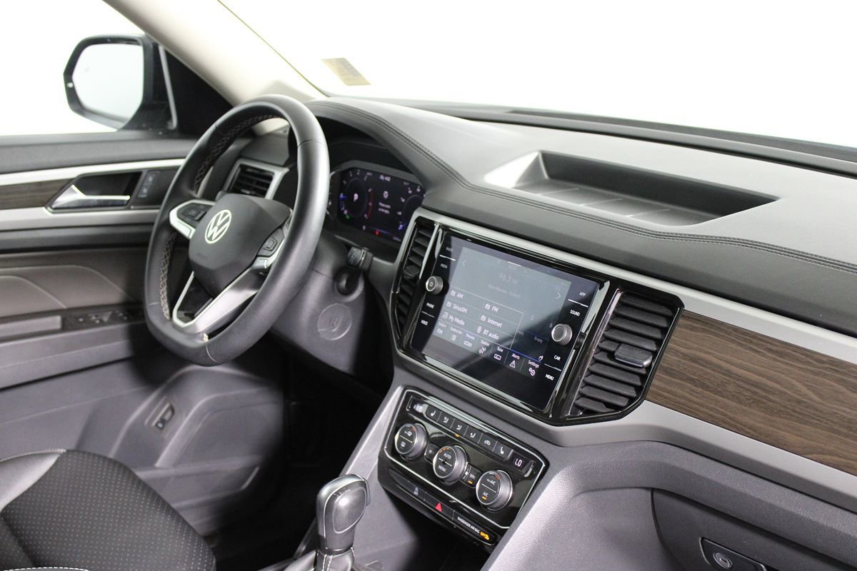 Used 2023 Volkswagen Atlas SE w/ Panoramic Sunroof Package image 13
