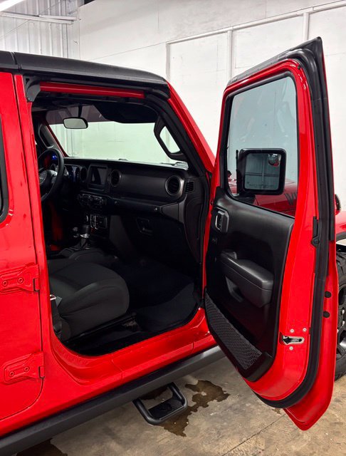 Used 2023 Jeep Gladiator Sport AWD/4WD image 17