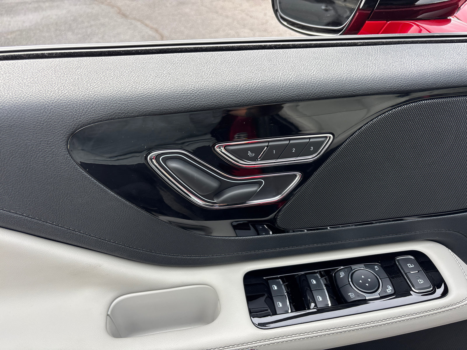 New 2026 Lincoln Aviator AWD image 12