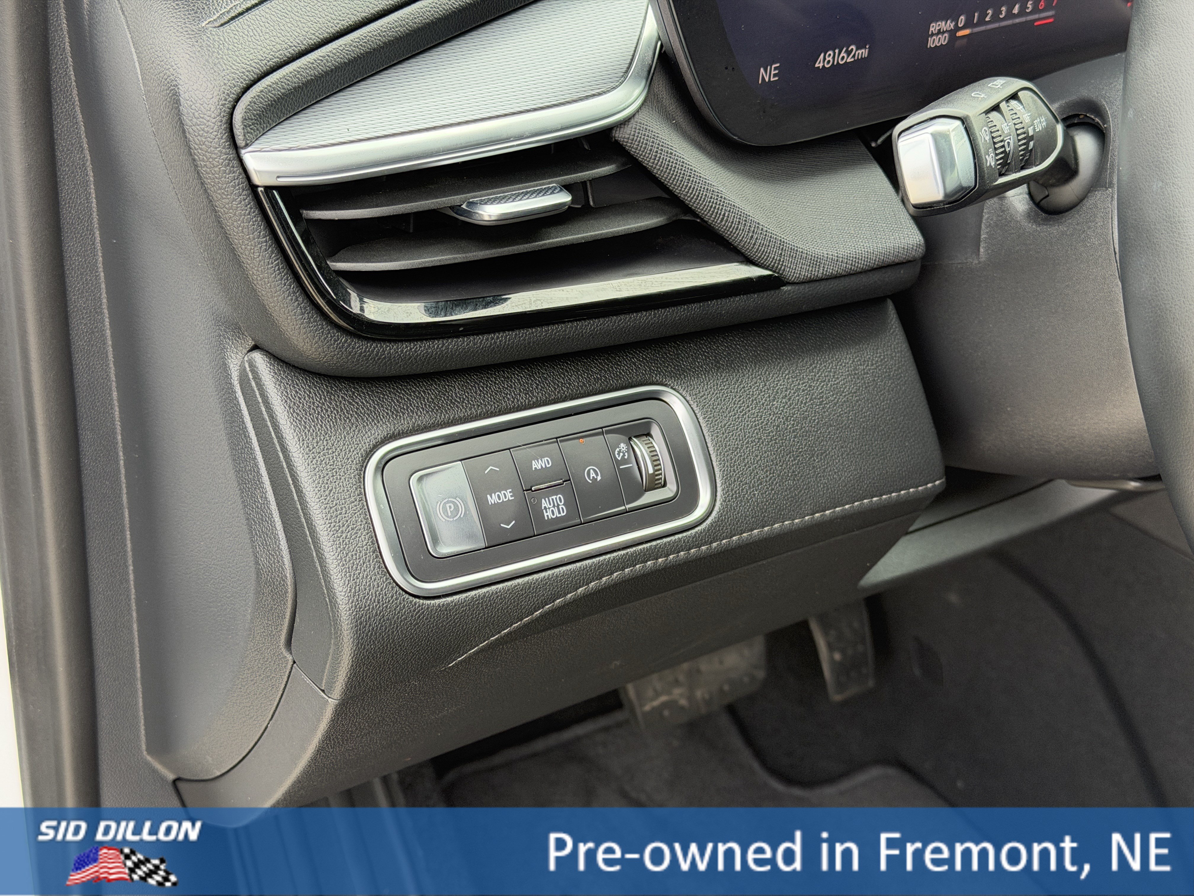 Used 2025 Buick Enclave Sport Touring w/ Power Package AWD/4WD image 14