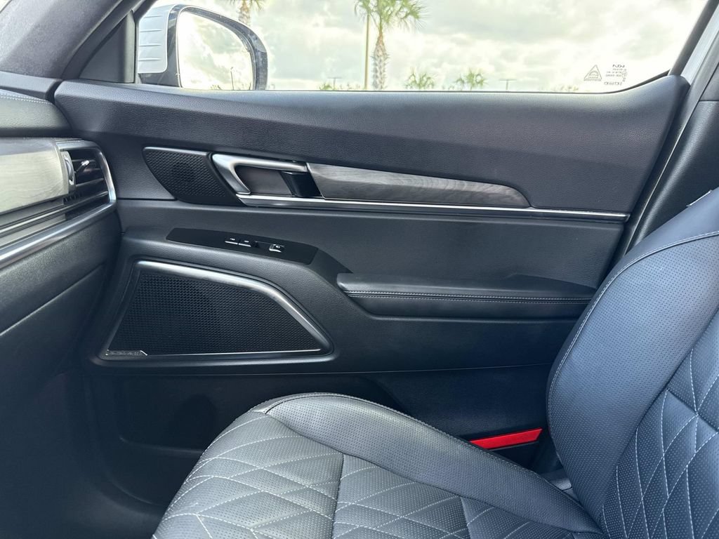 Used 2025 Kia Telluride SX Prestige X-Pro AWD/4WD image 31