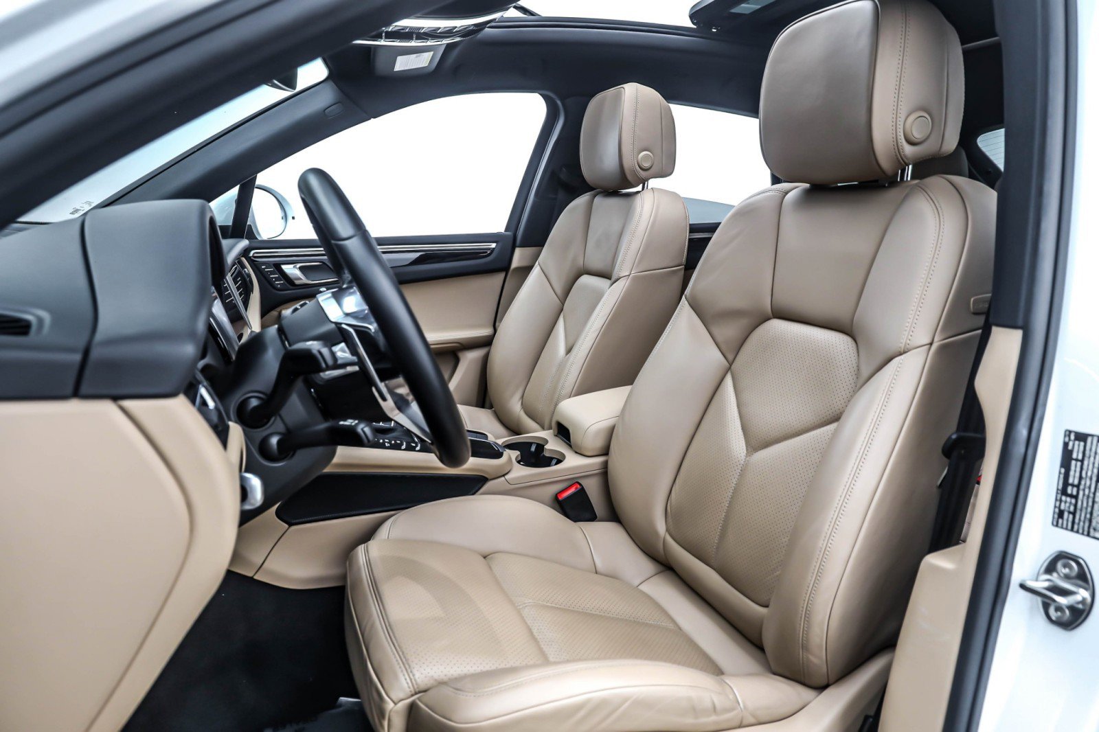 Used 2019 Porsche Macan image 16