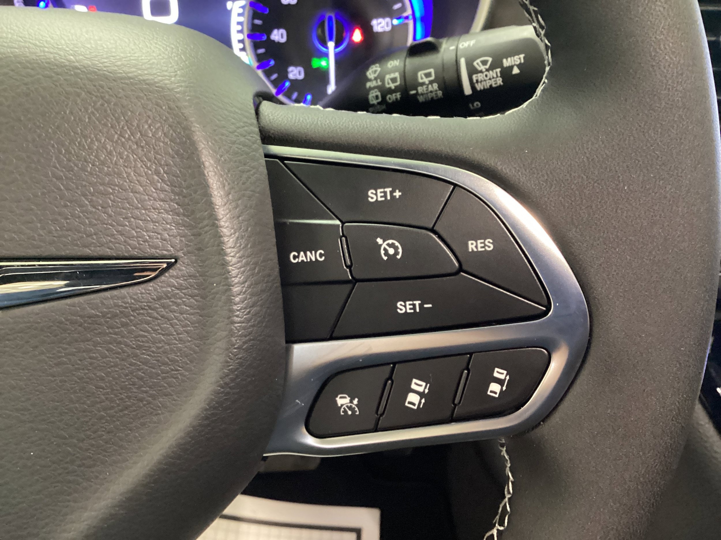 New 2026 Chrysler Pacifica Select AWD/4WD image 21