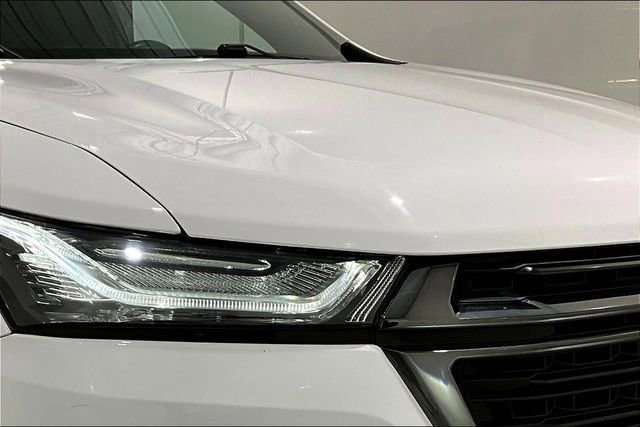 Used 2022 Chevrolet Traverse LT w/ Midnight/Sport Edition image 33