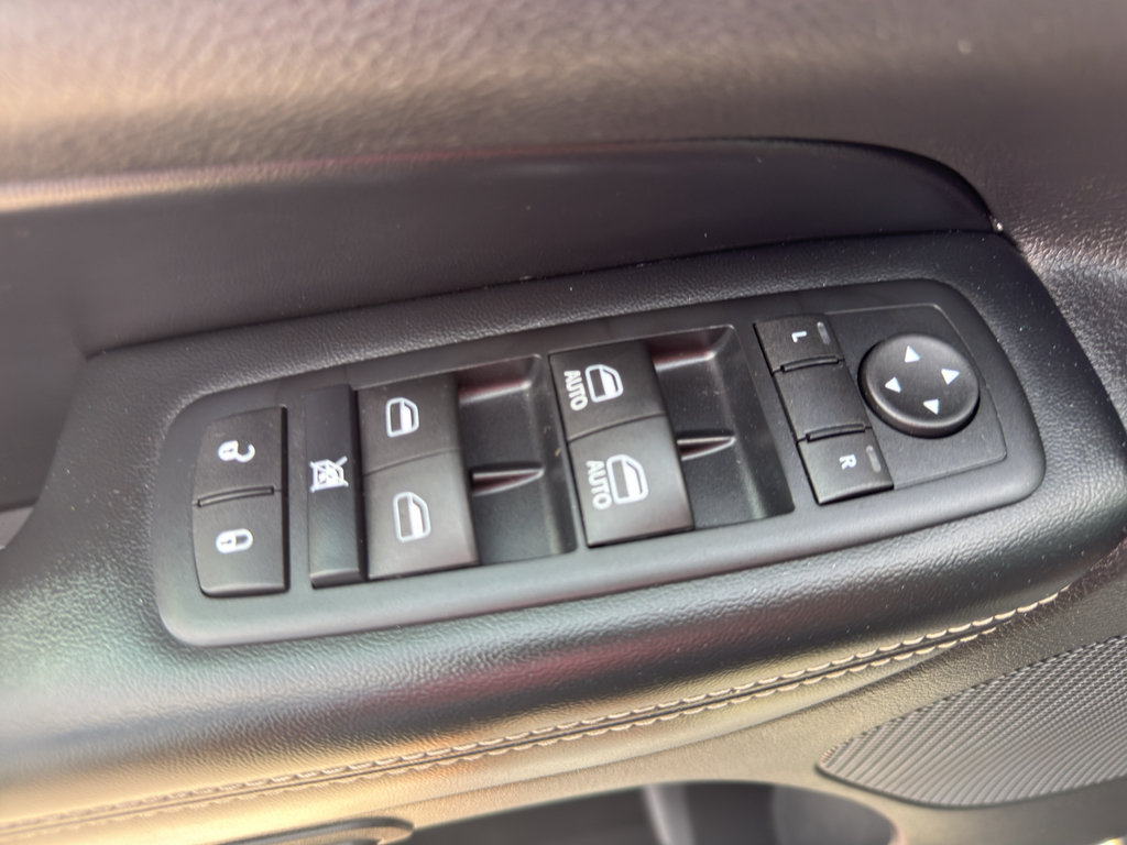 Used 2016 Jeep Grand Cherokee Limited w/ Trailer Tow Group IV AWD/4WD image 12