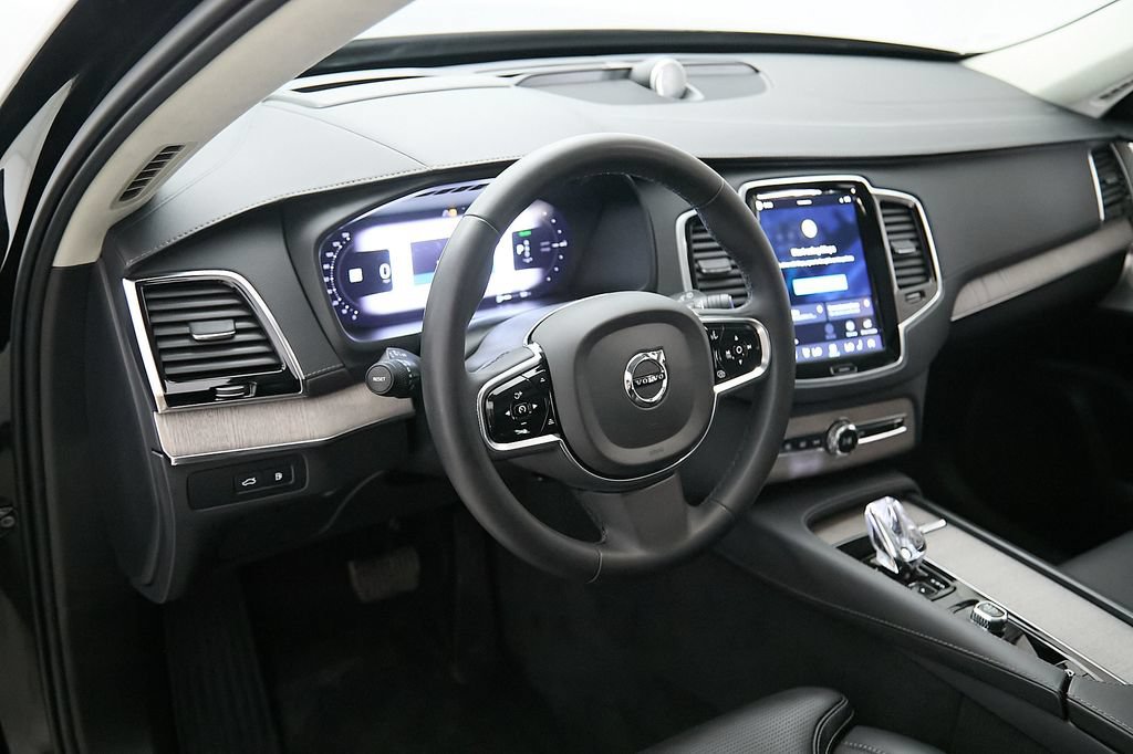 Certified 2024 Volvo XC90 T8 Ultimate w/ Lounge Package AWD/4WD image 14