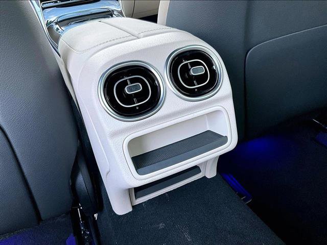 Used 2025 Mercedes-Benz C 300 Sedan image 25