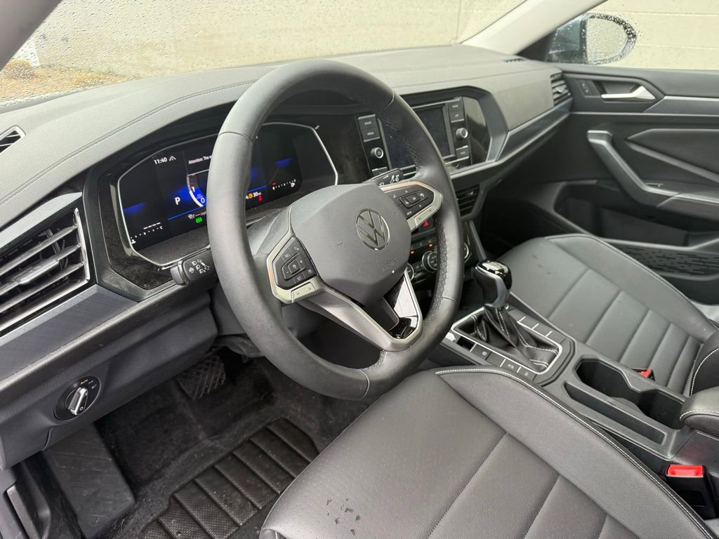 Used 2024 Volkswagen Jetta SE w/ Panoramic Sunroof Package image 20
