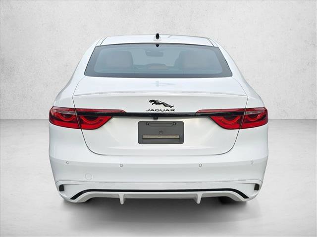 Certified 2024 Jaguar XF R-Dynamic SE image 6