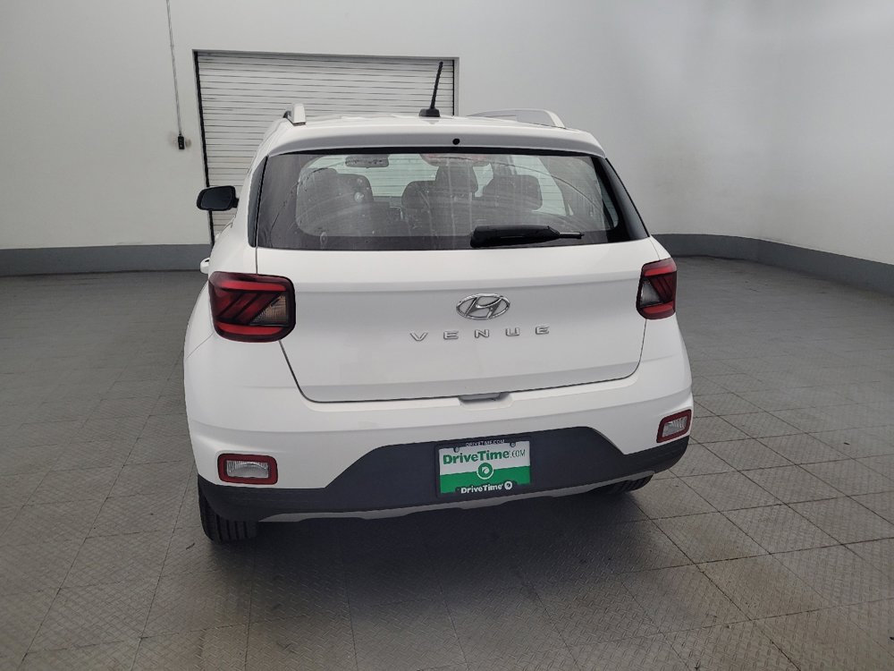 Used 2023 Hyundai Venue SEL image 6
