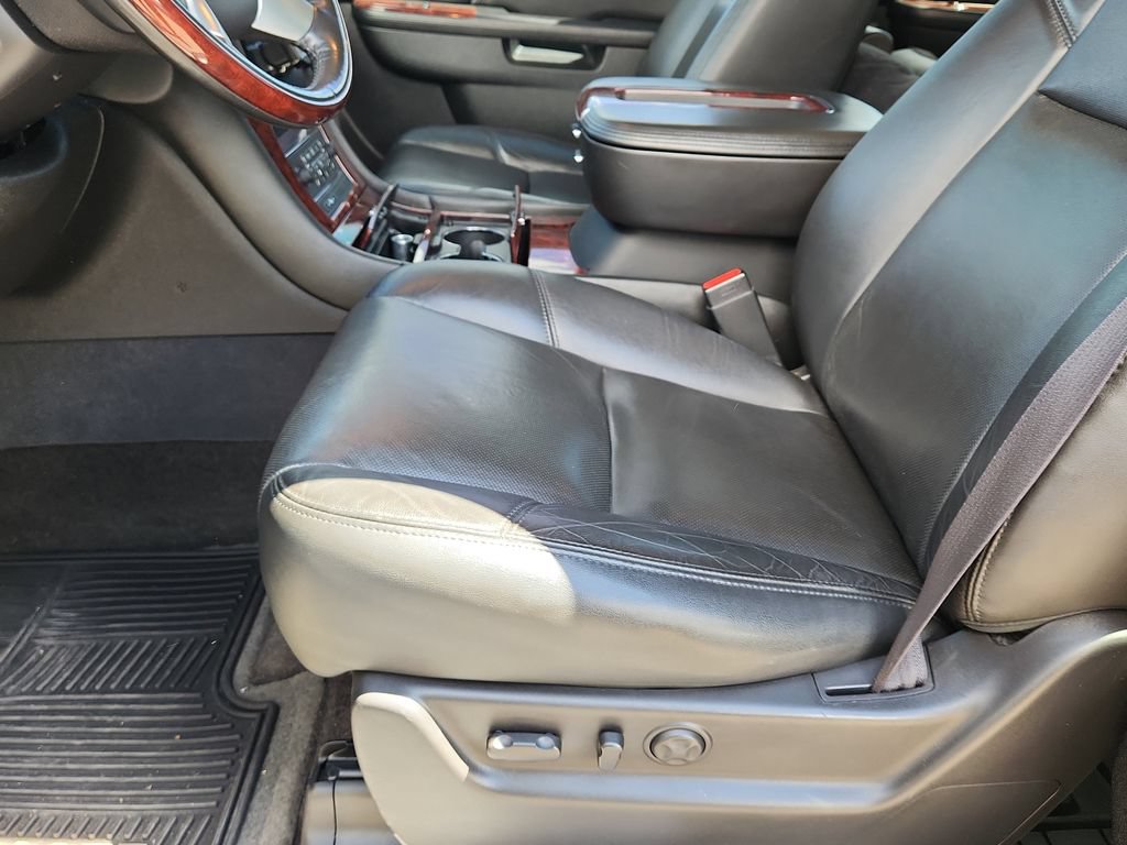 Used 2013 Cadillac Escalade EXT Luxury AWD/4WD image 9