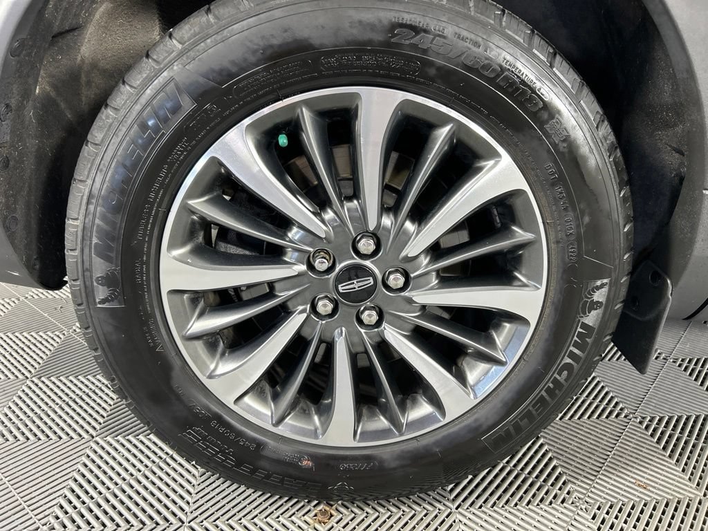 Used 2023 Lincoln Nautilus AWD w/ Premium Package image 4