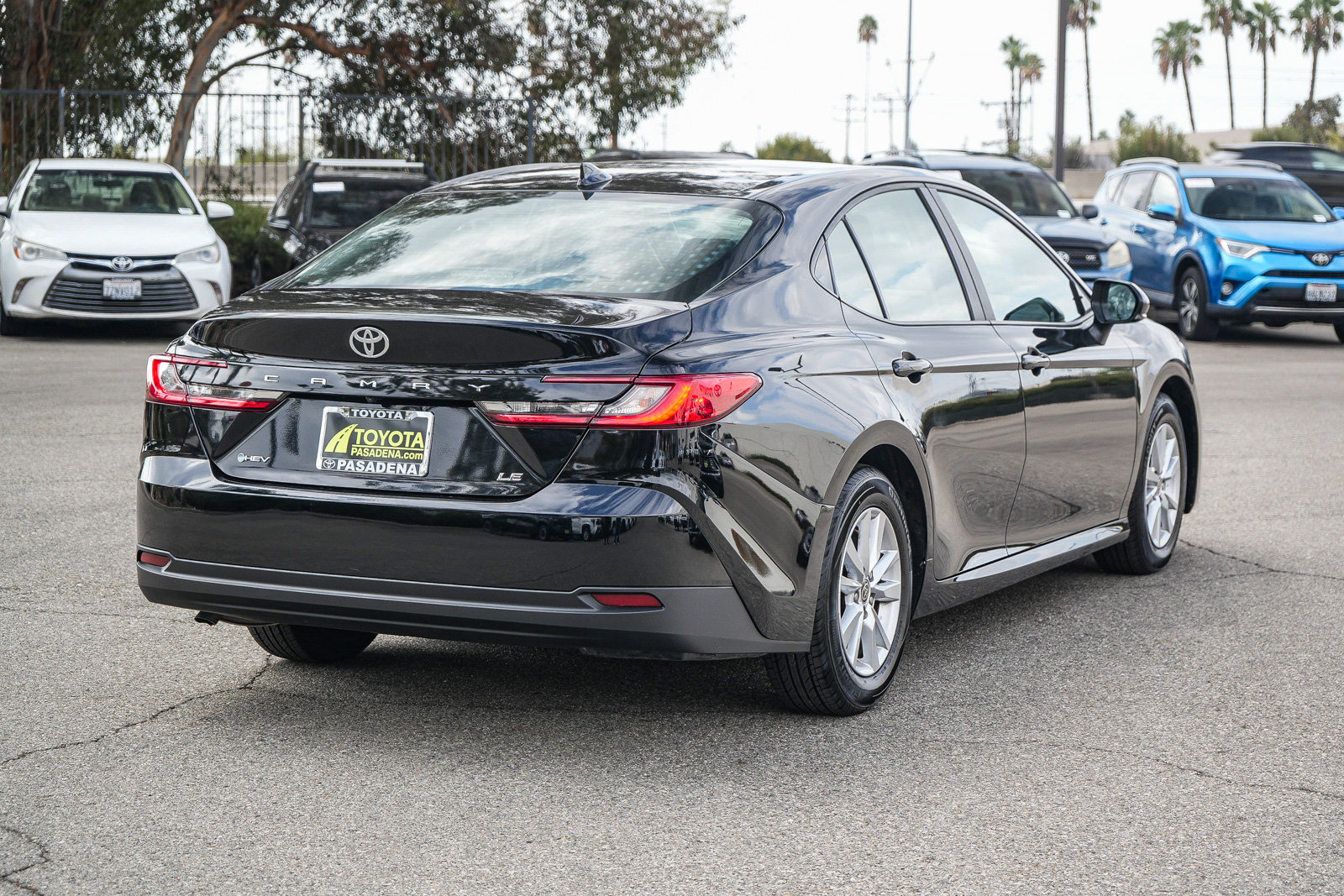Used 2025 Toyota Camry LE FWD image 6
