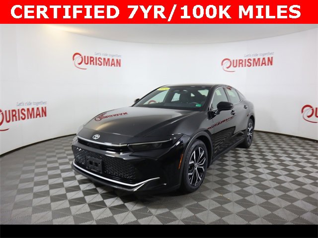 Used 2024 Toyota Crown XLE image 3