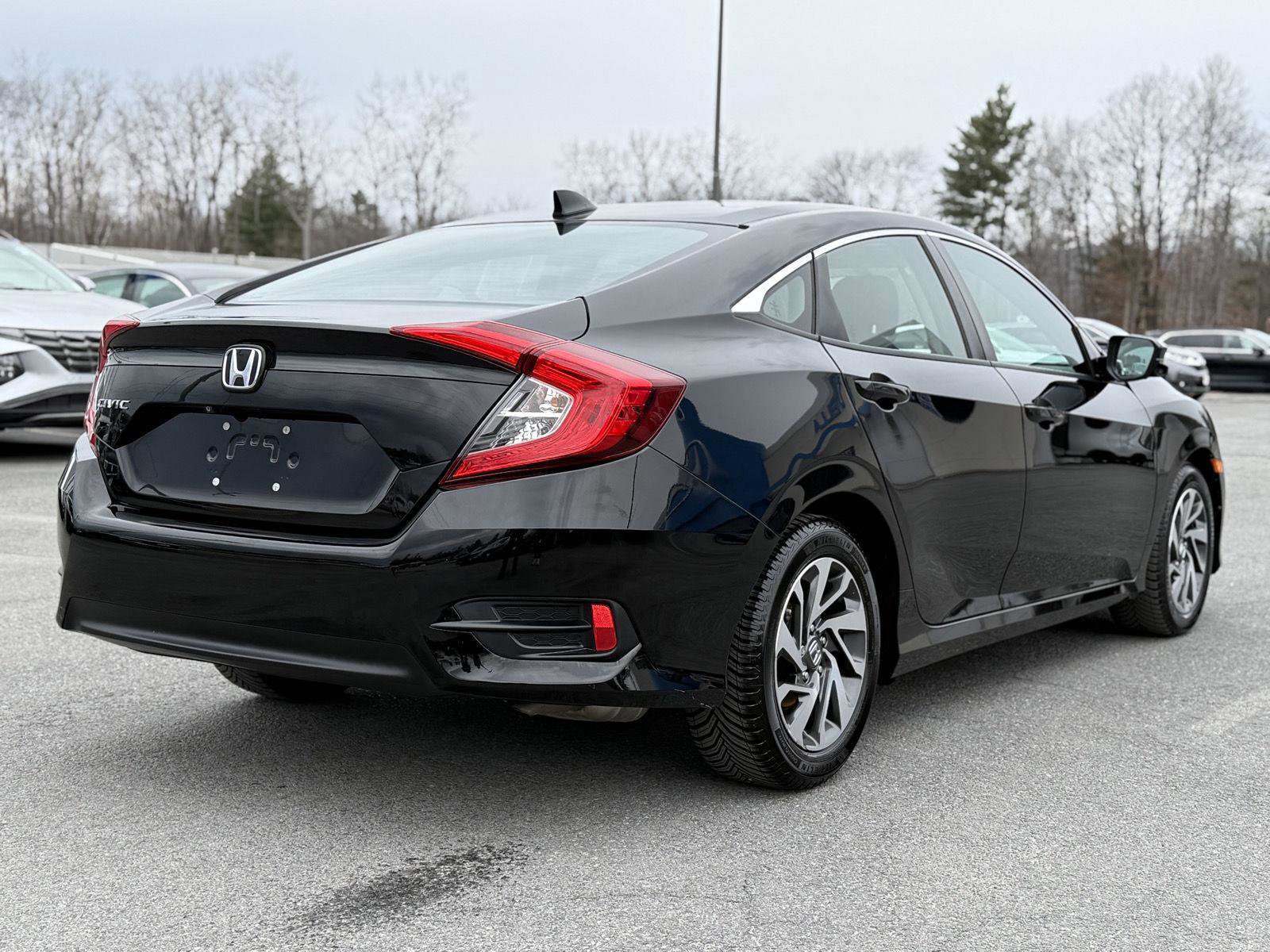 Used 2018 Honda Civic EX image 5