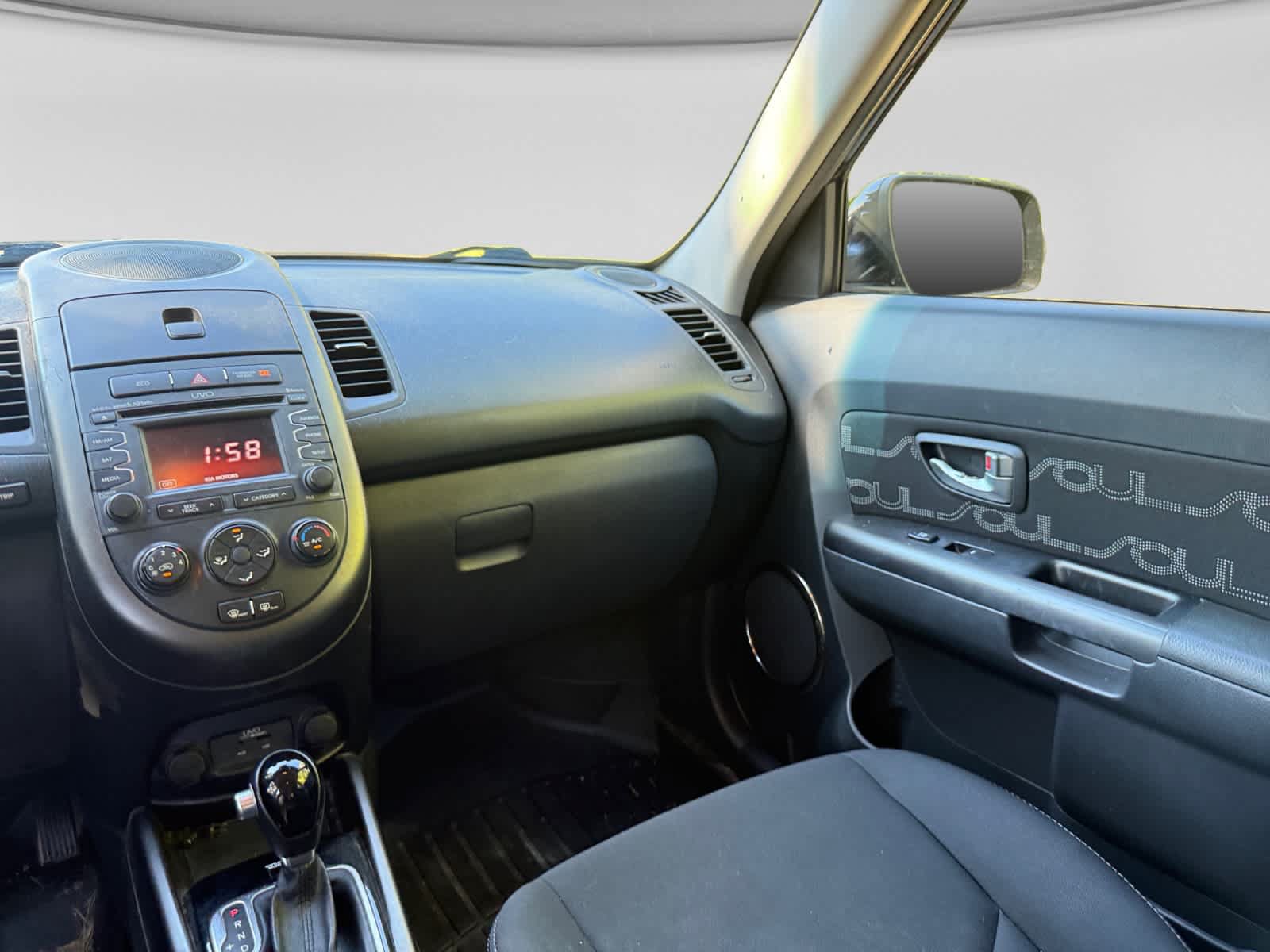 Used 2013 Kia Soul + w/ Audio Pkg FWD image 19