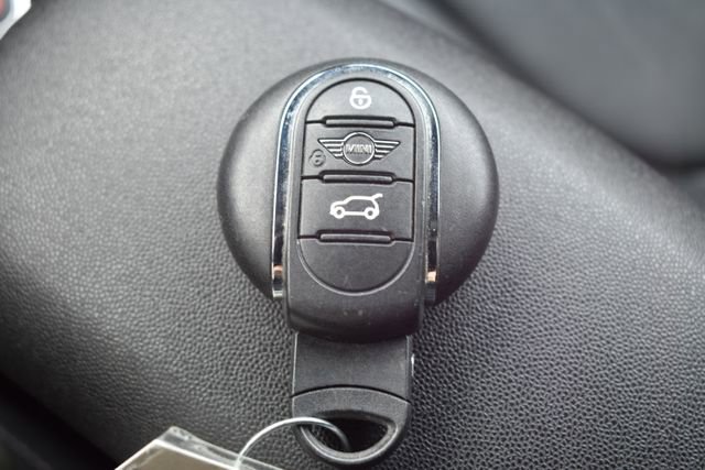 Used 2019 MINI Cooper S w/ Signature Upholstery Package image 28