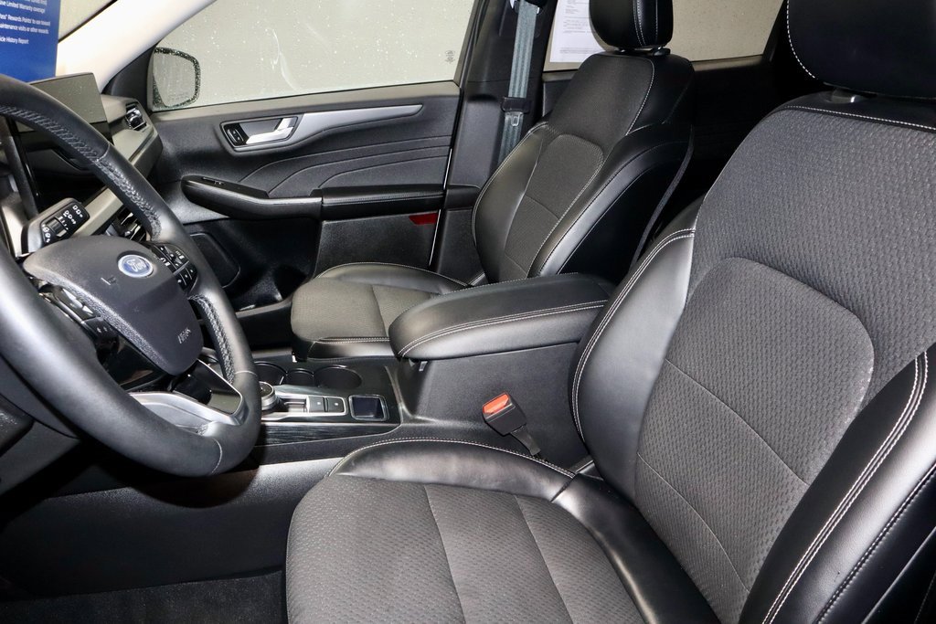 Used 2023 Ford Escape SE image 25