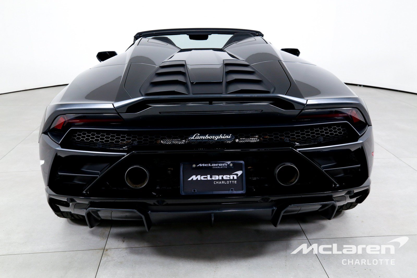 Used 2022 Lamborghini Huracan EVO RWD image 8