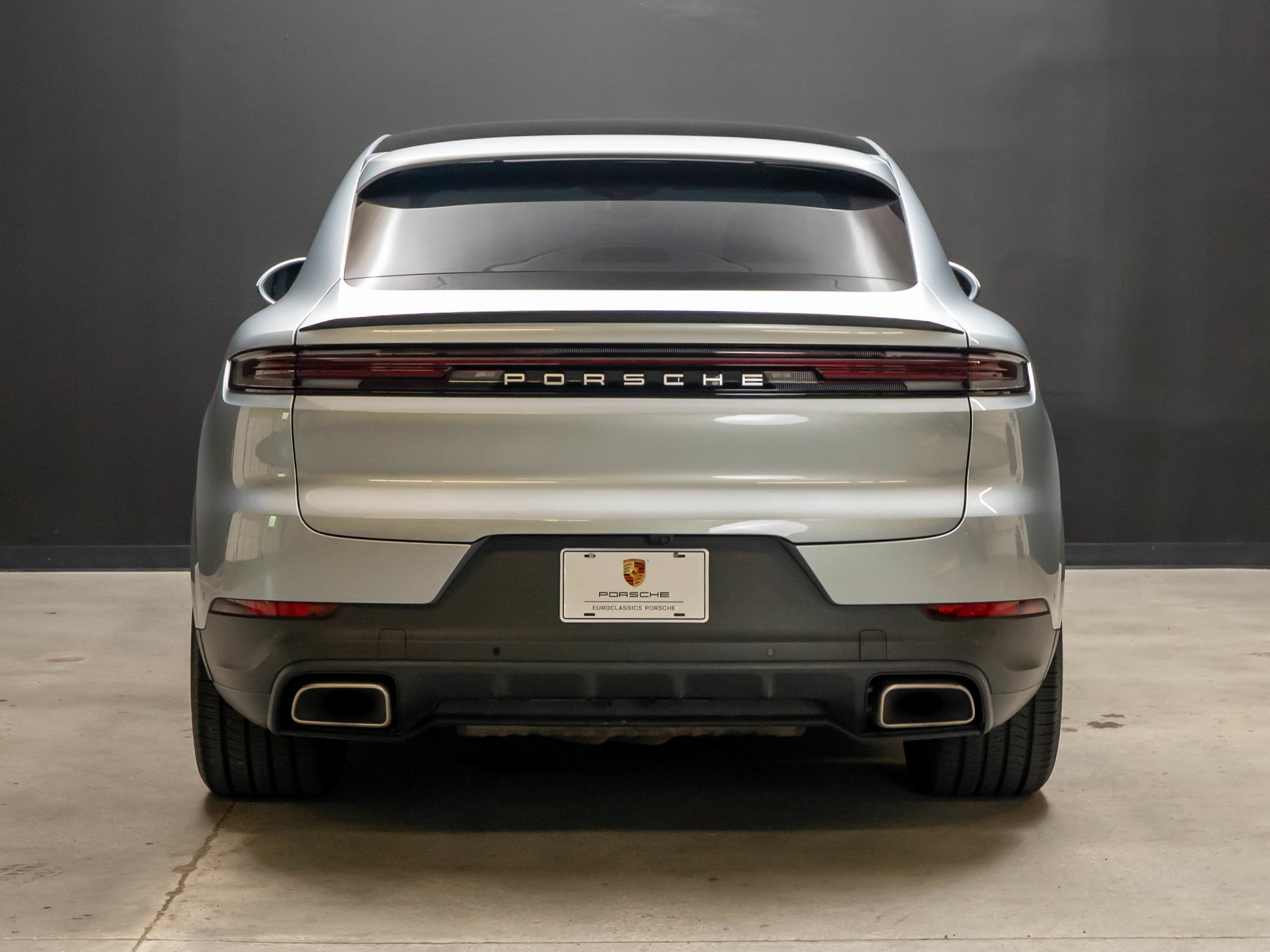 Certified 2024 Porsche Cayenne Coupe AWD/4WD image 6