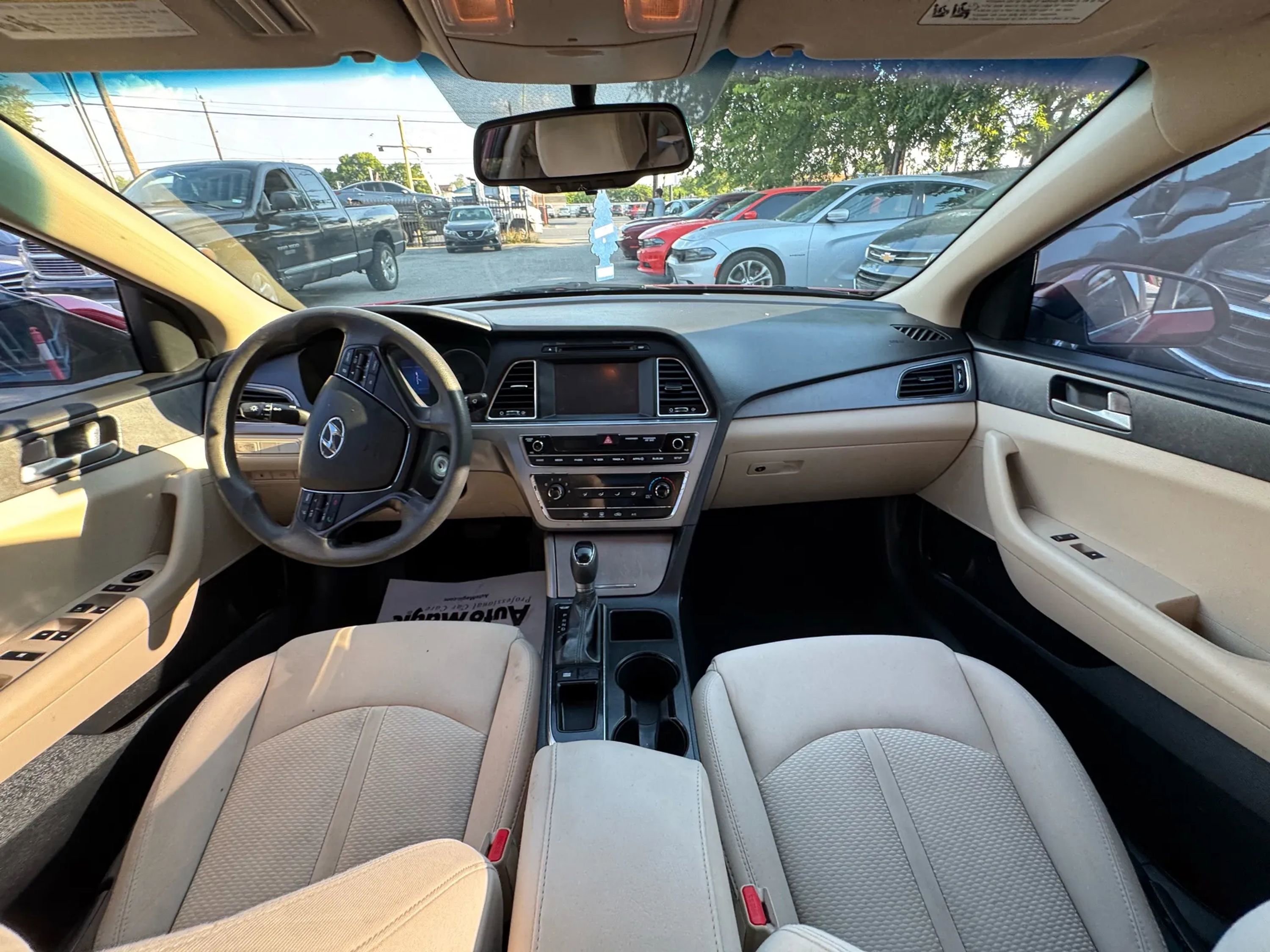 Used 2016 Hyundai Sonata SE w/ Winter Weather Package image 11