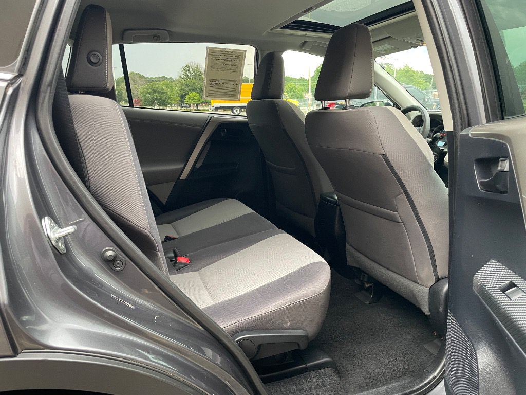 Used 2013 Toyota RAV4 XLE FWD image 17