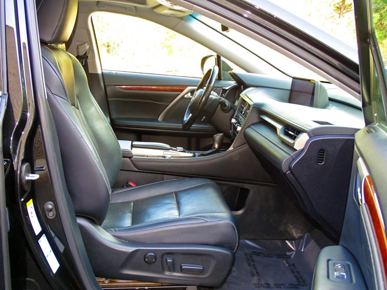 Used 2019 Lexus RX 350 AWD w/ Navigation Package image 19