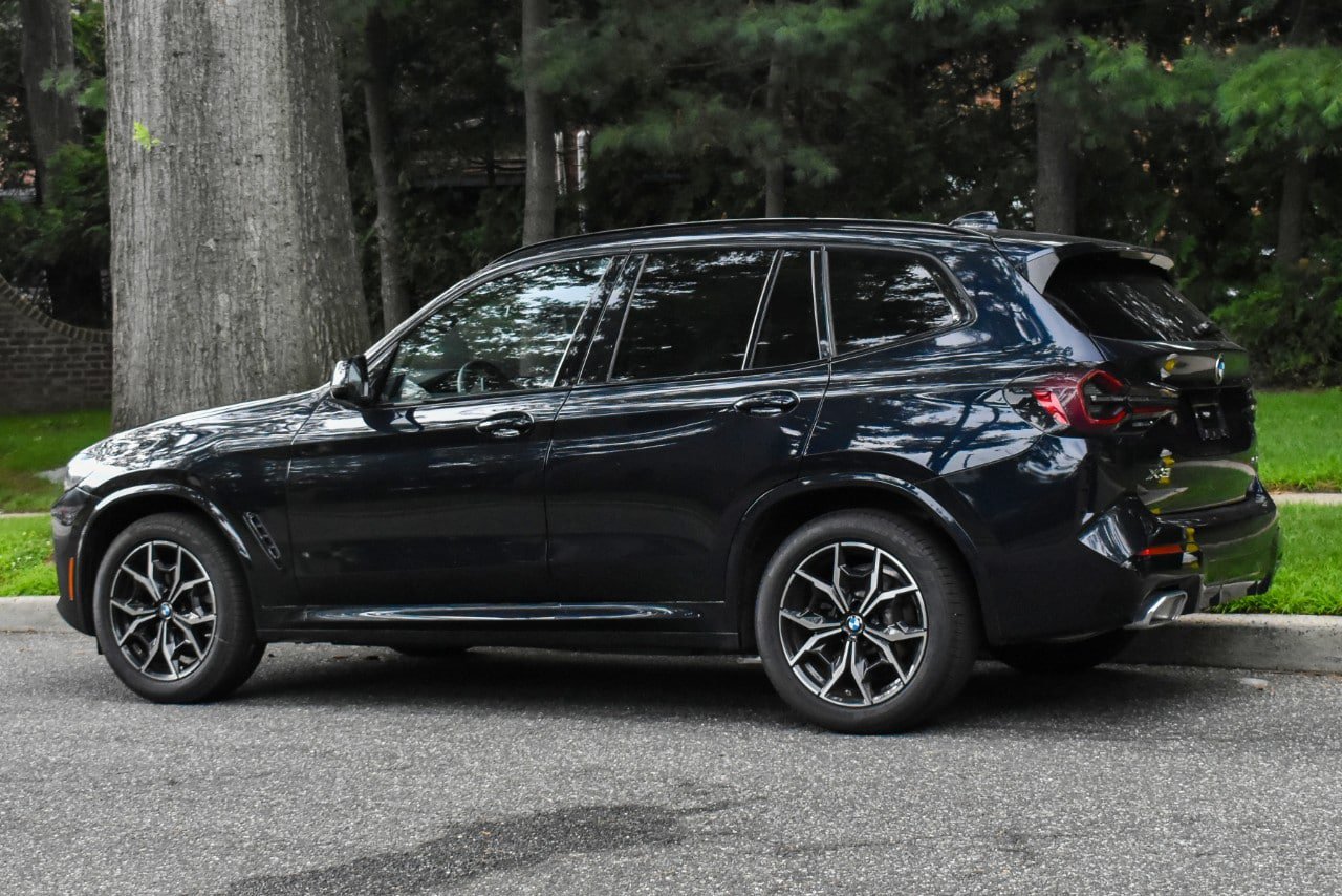 Used 2023 BMW X3 xDrive30i w/ M Sport Package AWD/4WD image 5