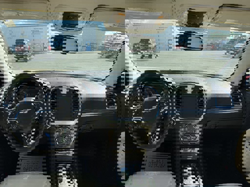 Used 2015 Chrysler 300 Limited w/ 300 Premium Group image 18