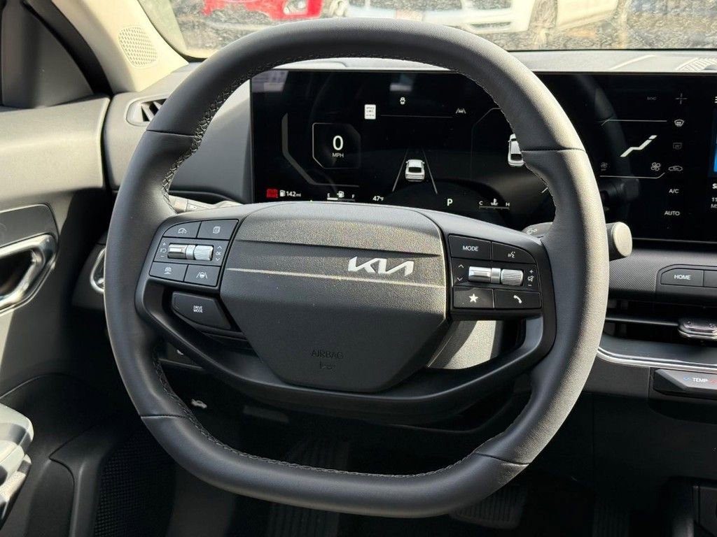 New 2025 Kia K4 GT-Line Turbo FWD image 8