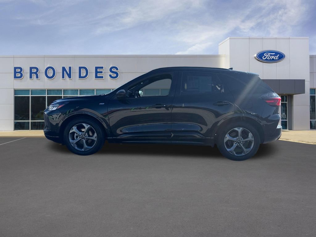 Used 2023 Ford Escape ST-Line image 1